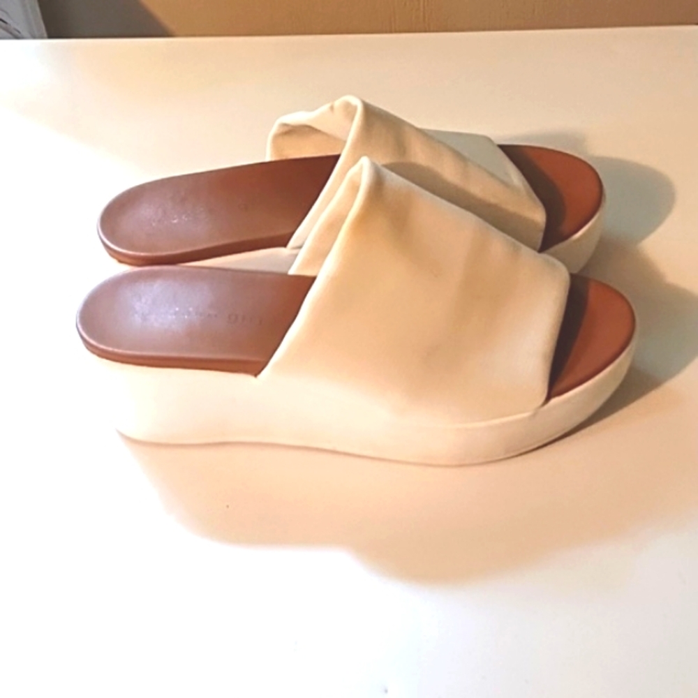 Madden Girl Cream and Brown Slide Sandals Good Condition Size 8. - Picture 2 of 8